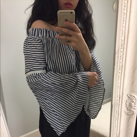 Off shoulder Marine Striped Top - Picture 2 of 3